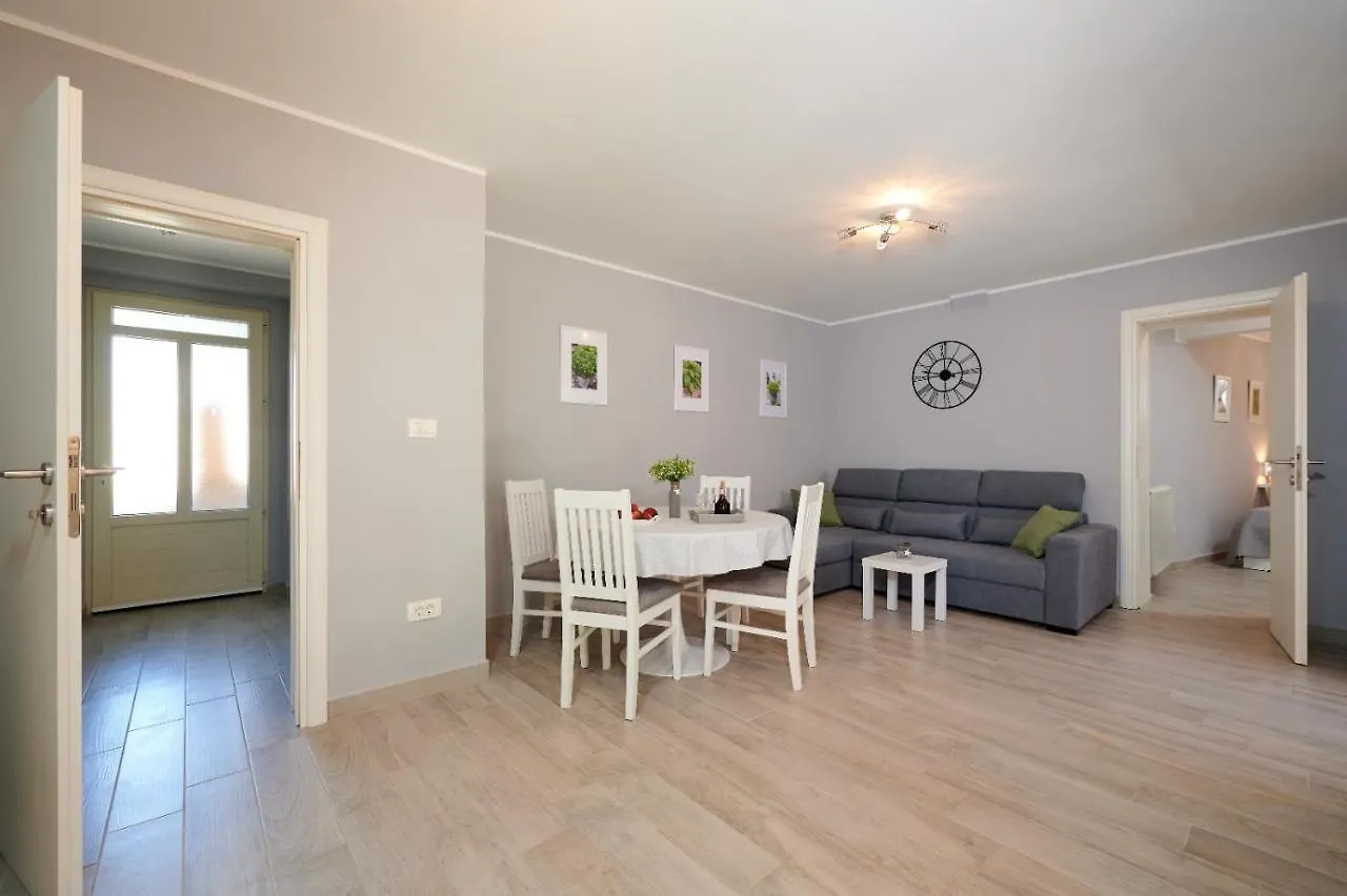 Apartment Apartmani Oaza Trogir Croatia