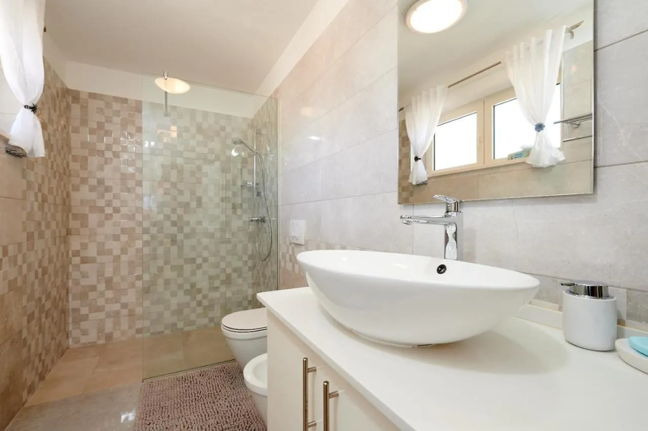 Apartmani Oaza Trogir Croatia