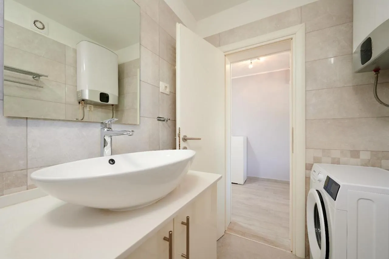 Apartmani Oaza Trogir 0*,  Croatia