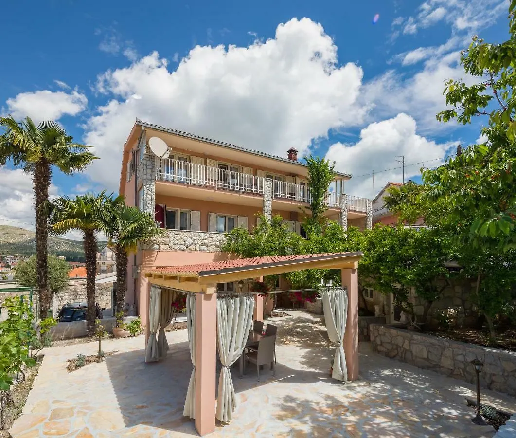 Apartmani Oaza Trogir
