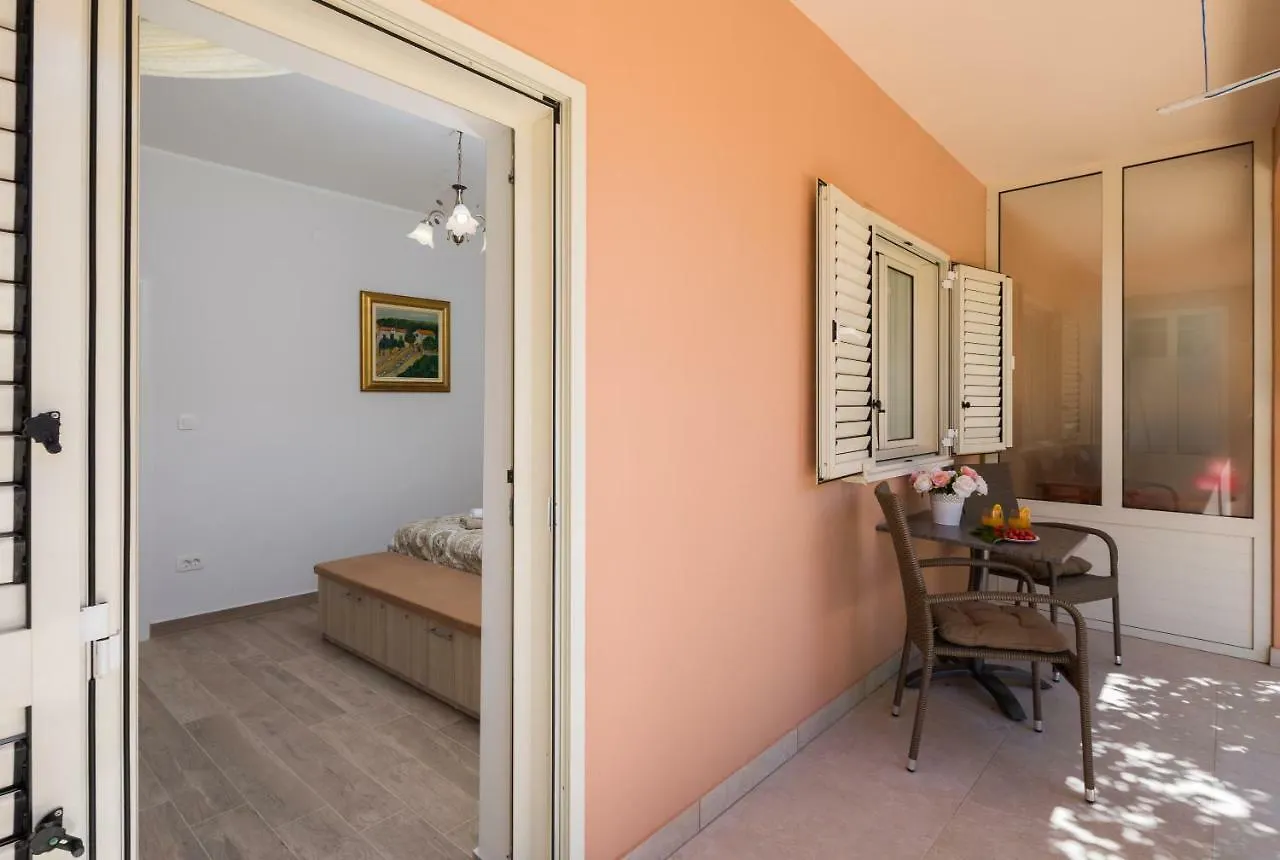 Apartmani Oaza Trogir Croatia