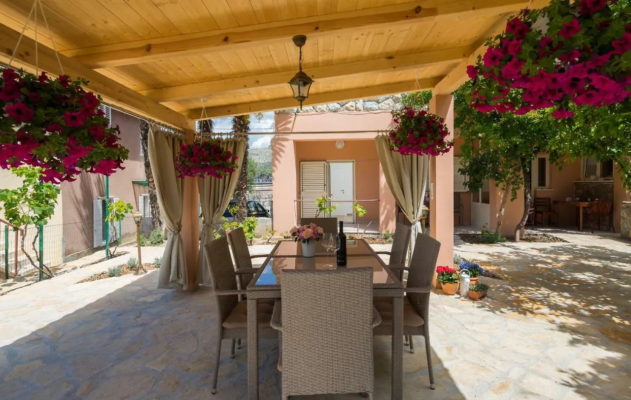 Apartmani Oaza Trogir Lägenhet