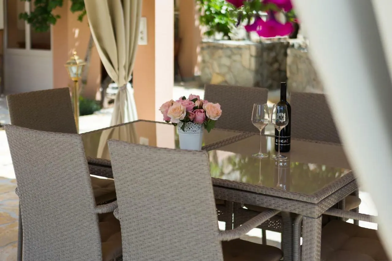 Apartmani Oaza Trogir 0*,